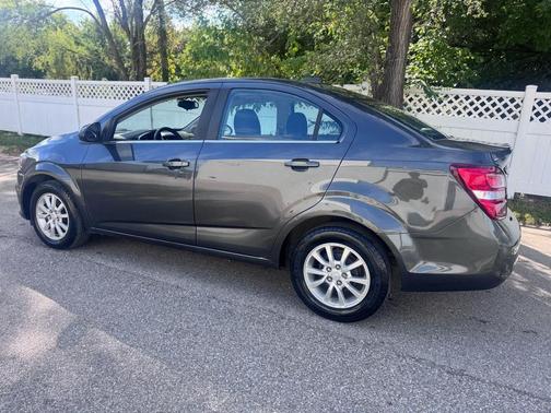2020 Chevrolet Sonic FWD Sedan LT