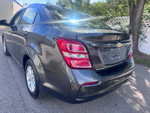 2020 Chevrolet Sonic FWD Sedan LT