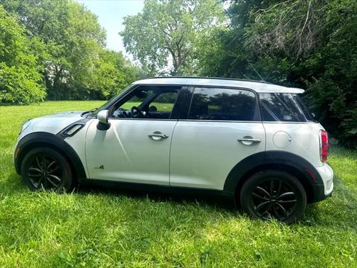 2012 MINI Cooper S Countryman Base