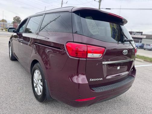 2016 Kia Sedona LX
