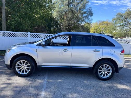 2013 Lincoln MKX Base