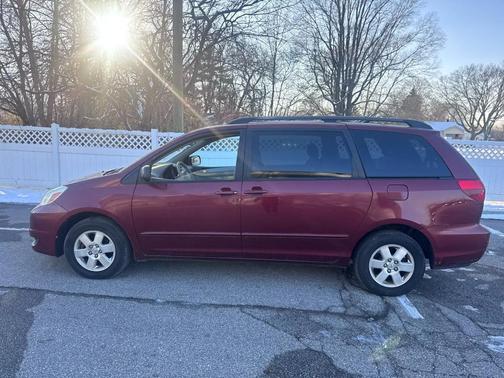2004 Toyota Sienna CE