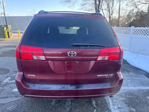 2004 Toyota Sienna CE
