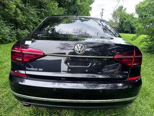 2017 Volkswagen Passat 1.8T SE w/Technology