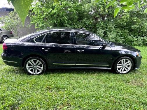 2017 Volkswagen Passat 1.8T SE w/Technology