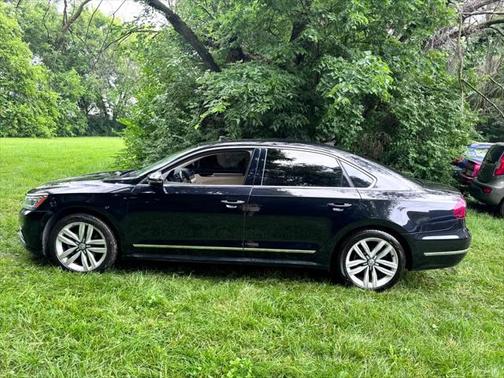 2017 Volkswagen Passat 1.8T SE w/Technology