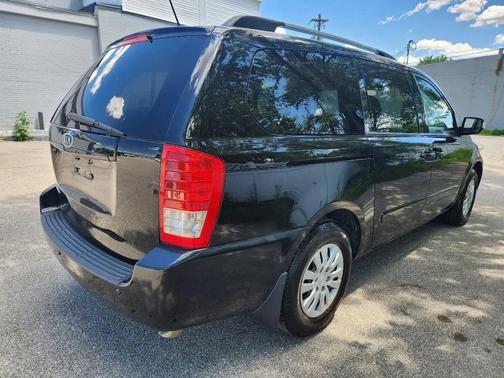 Black 2012 Kia Sedona LX