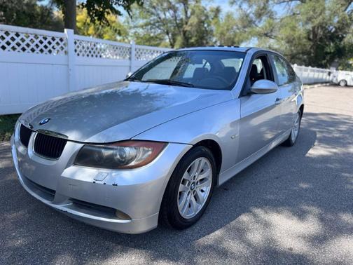 2006 BMW 325 325i Sedan