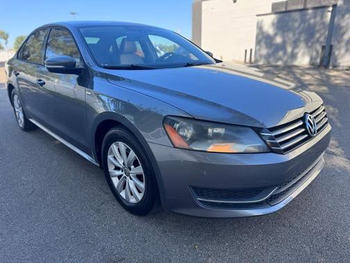 2013 Volkswagen Passat 2.5L Wolfsburg Edition