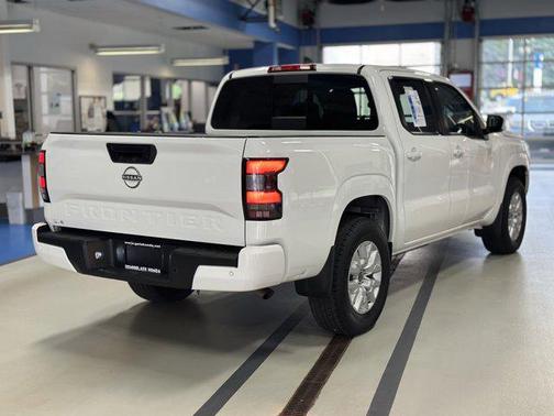 2023 Nissan Frontier SV