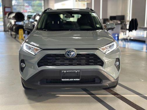 2020 Toyota RAV4 Hybrid XLE