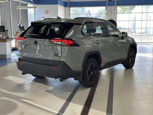 2020 Toyota RAV4 Hybrid XLE
