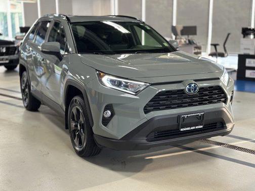 2020 Toyota RAV4 Hybrid XLE