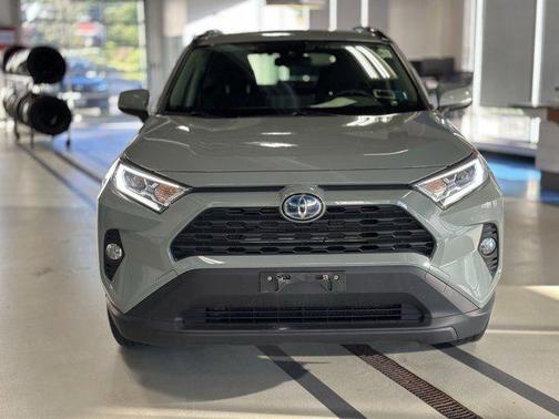 2020 Toyota RAV4 Hybrid XLE