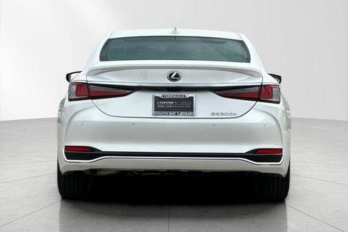 2025 Lexus ES 300h Luxury
