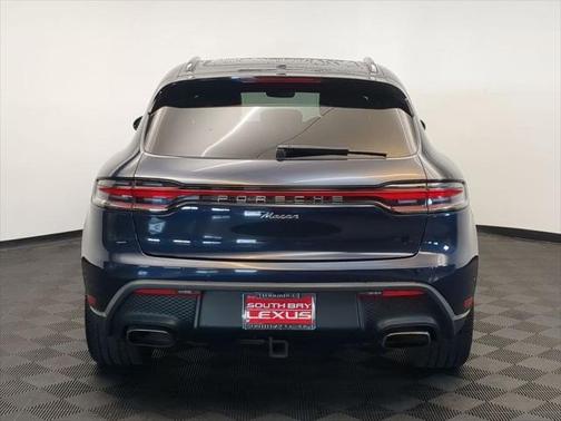 2022 Porsche Macan Base
