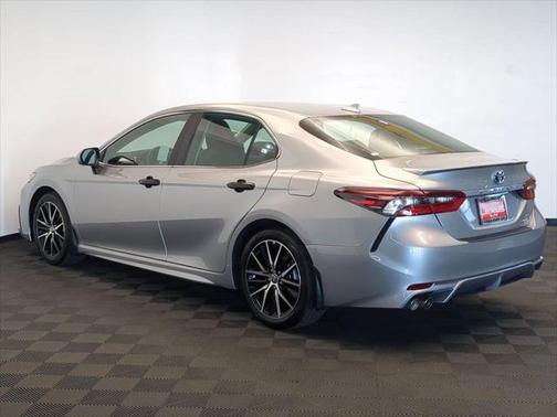 2024 Toyota Camry Hybrid SE