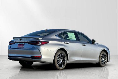 2025 Lexus ES 300h Base