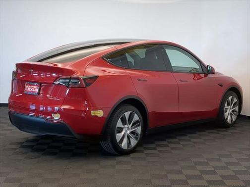 2022 Tesla Model Y Long Range Dual Motor All-Wheel Drive