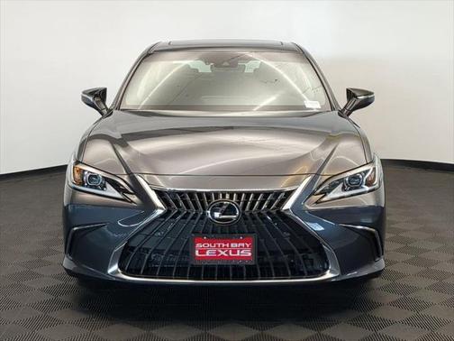 2025 Lexus ES 300h Base