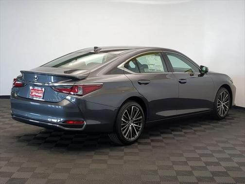 2025 Lexus ES 300h Base