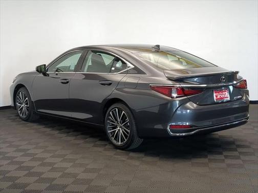 2025 Lexus ES 300h Base