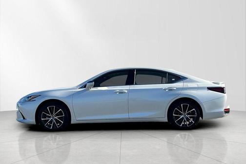 2025 Lexus ES 300h Premium