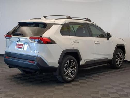 2022 Toyota RAV4 Hybrid XLE Premium