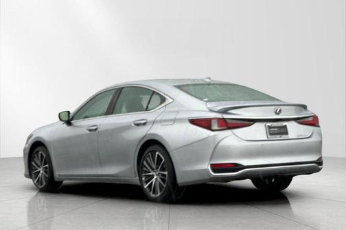 2025 Lexus ES 300h Premium
