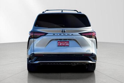 2022 Toyota Sienna XSE 7 Passenger
