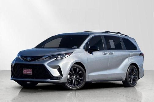 2022 Toyota Sienna XSE 7 Passenger