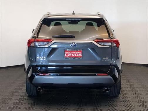 2021 Toyota RAV4 Hybrid SE