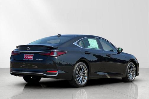 2025 Lexus ES 300h Luxury