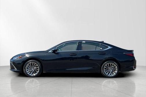 2025 Lexus ES 300h Luxury