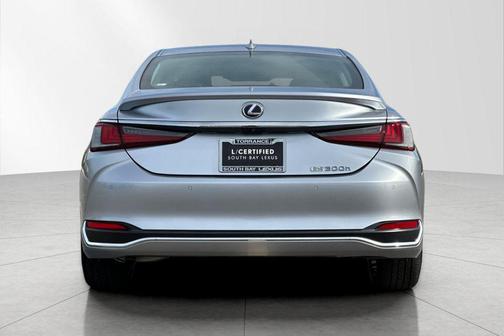 2022 Lexus ES 300h Premium