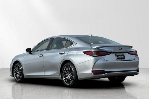 2022 Lexus ES 300h Premium