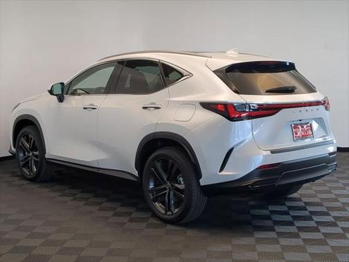 2025 Lexus NX 450h+ Luxury