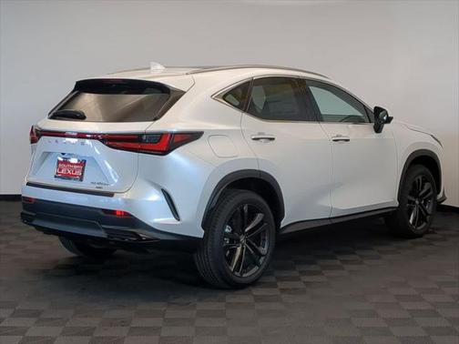 2025 Lexus NX 450h+ Luxury