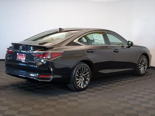 2025 Lexus ES 300h Luxury