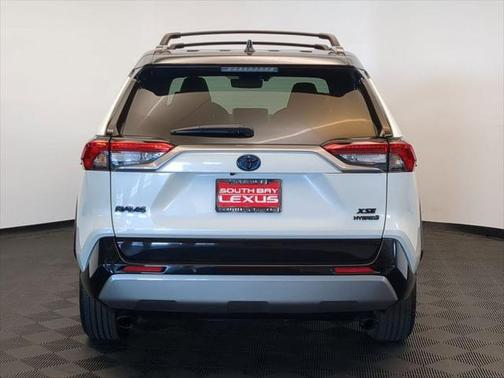 2022 Toyota RAV4 Hybrid SE