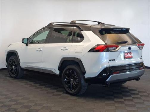 2022 Toyota RAV4 Hybrid SE
