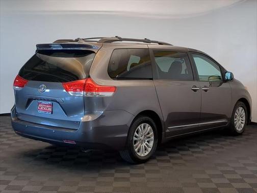 2011 Toyota Sienna XLE