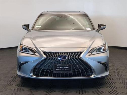 2022 Lexus ES 300h Base