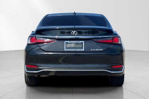 2023 Lexus ES 300h Premium