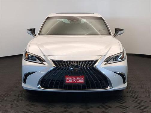 2025 Lexus ES 300h Base