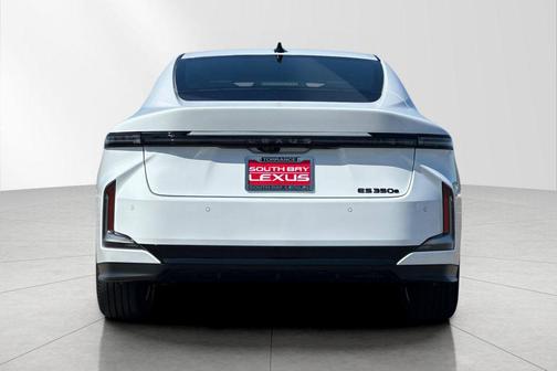 Ultra White 2026 Lexus ES 350e Premium