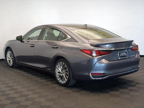 2019 Lexus ES 300h Luxury