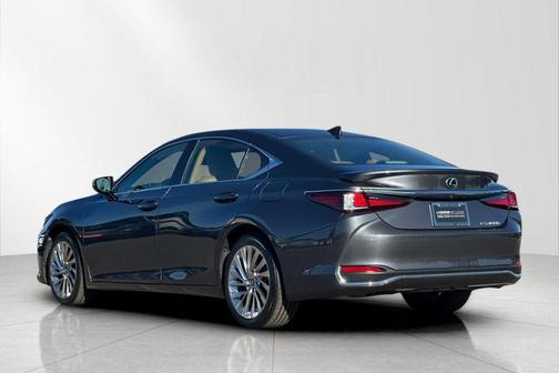 2023 Lexus ES 300h Luxury