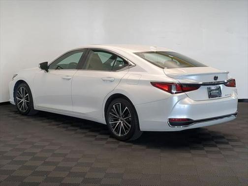 2023 Lexus ES 300h Premium