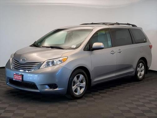 2017 Toyota Sienna LE